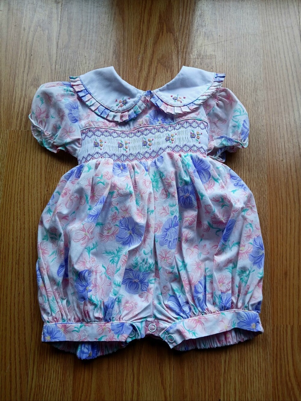 Allison Ann Pastel Floral Smocked Baby Romper Size 6/9 Months